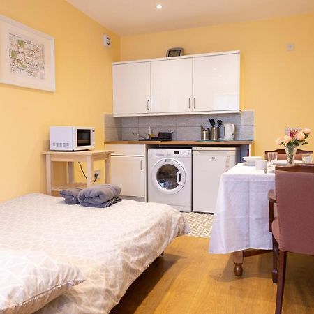 London Vegetarian Smoke & Pet Free En-Suite With Ev Parking إدجوير المظهر الخارجي الصورة