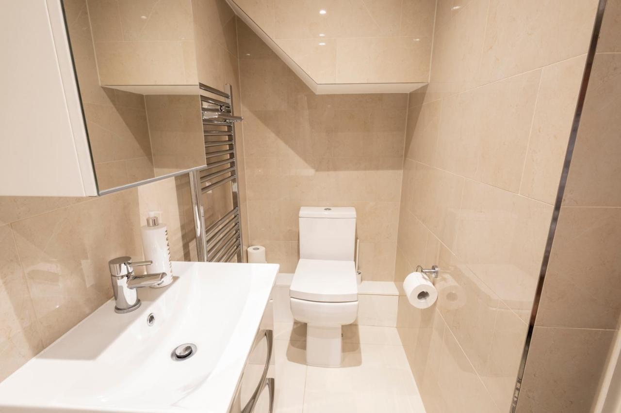 London Vegetarian Smoke & Pet Free En-Suite With Ev Parking إدجوير المظهر الخارجي الصورة