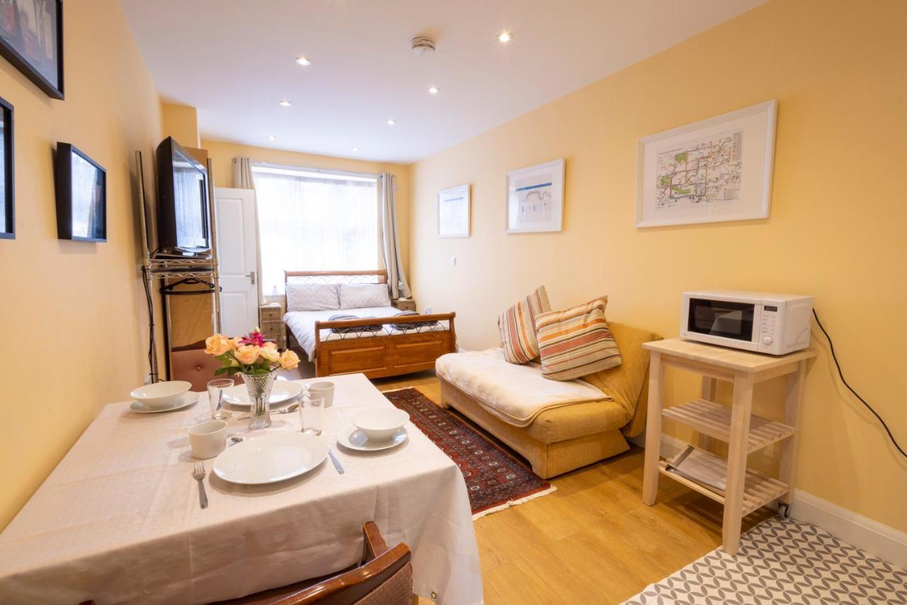 London Vegetarian Smoke & Pet Free En-Suite With Ev Parking إدجوير المظهر الخارجي الصورة