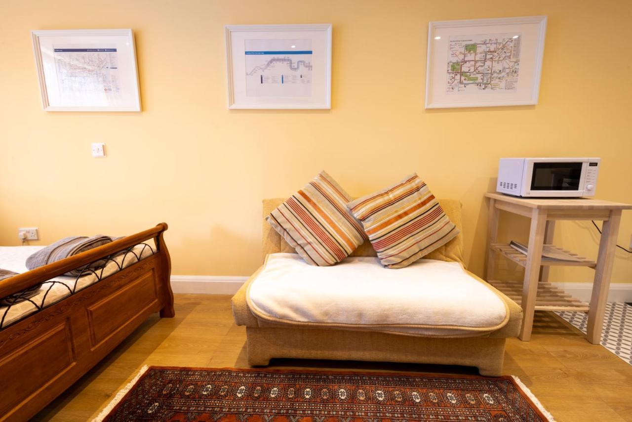 London Vegetarian Smoke & Pet Free En-Suite With Ev Parking إدجوير المظهر الخارجي الصورة