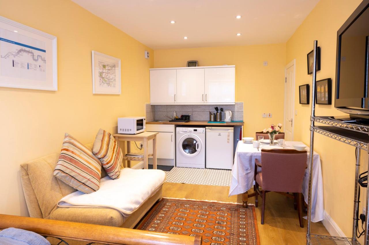 London Vegetarian Smoke & Pet Free En-Suite With Ev Parking إدجوير المظهر الخارجي الصورة