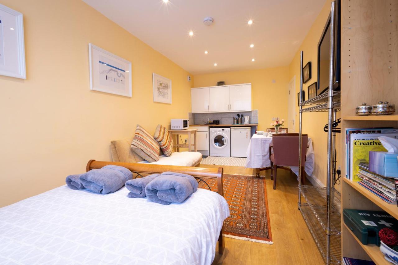 London Vegetarian Smoke & Pet Free En-Suite With Ev Parking إدجوير المظهر الخارجي الصورة