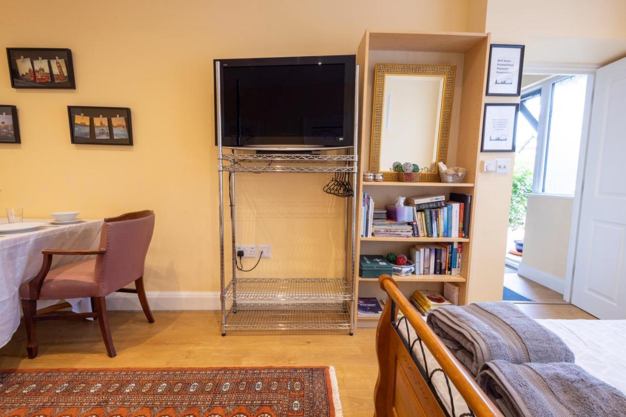 London Vegetarian Smoke & Pet Free En-Suite With Ev Parking إدجوير المظهر الخارجي الصورة