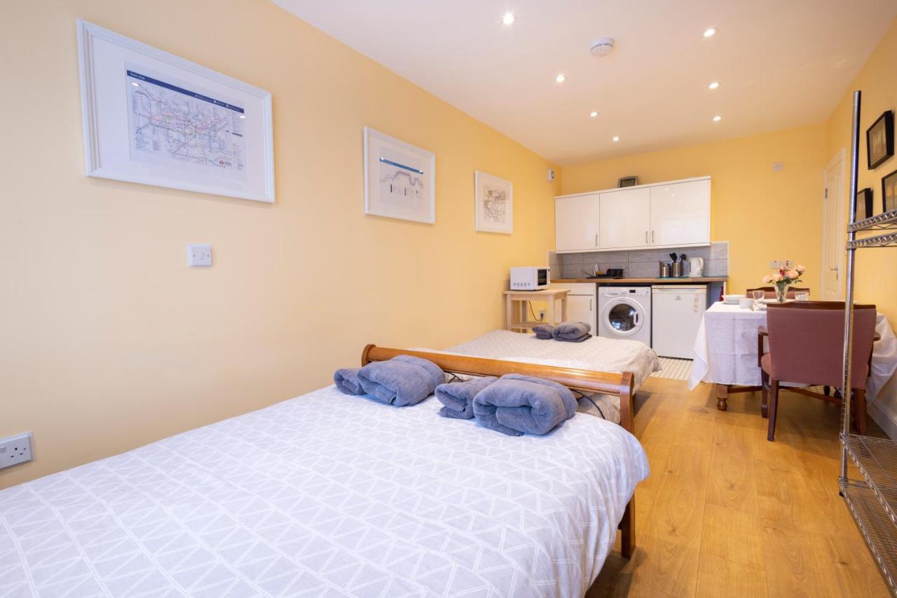 London Vegetarian Smoke & Pet Free En-Suite With Ev Parking إدجوير المظهر الخارجي الصورة