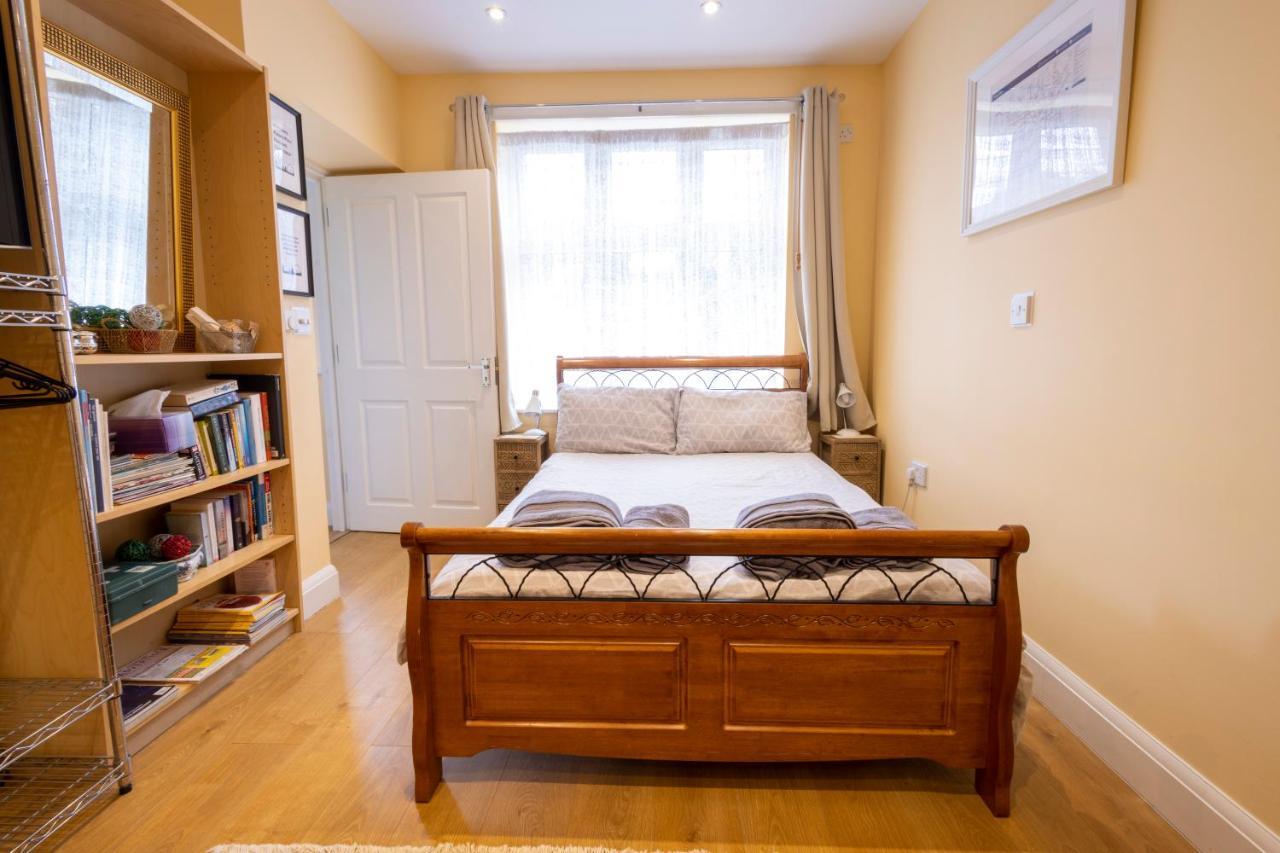 London Vegetarian Smoke & Pet Free En-Suite With Ev Parking إدجوير المظهر الخارجي الصورة