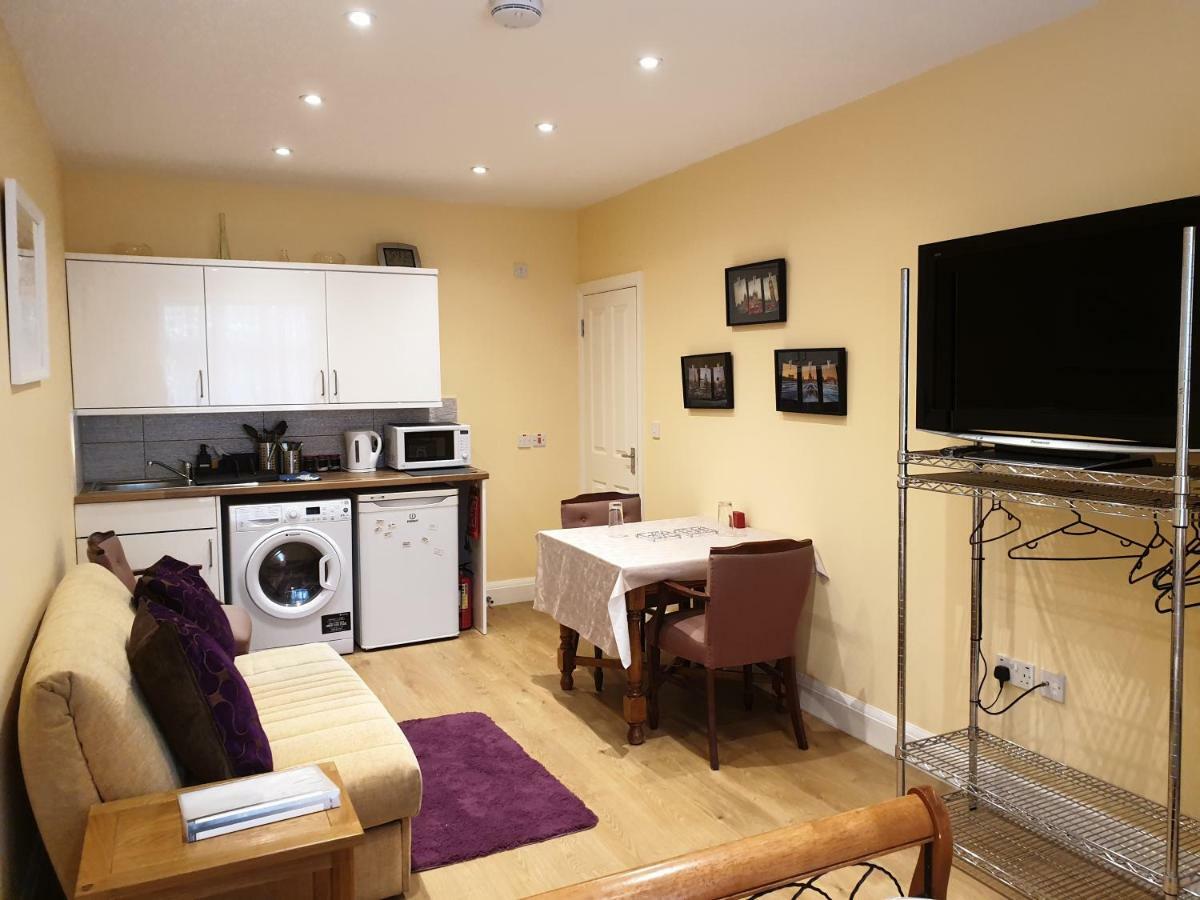 London Vegetarian Smoke & Pet Free En-Suite With Ev Parking إدجوير المظهر الخارجي الصورة